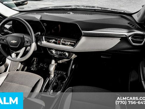 Used 2025 Chevrolet TrailBlazer LT image 28