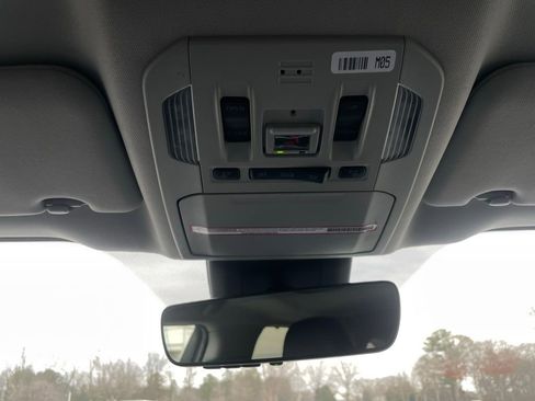 Used 2023 Toyota Highlander XLE image 16