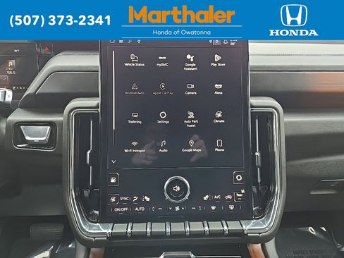 Used 2025 GMC Yukon XL Denali image 23