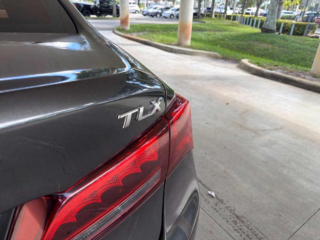 Used 2015 Acura TLX w/ Technology Package FWD image 9