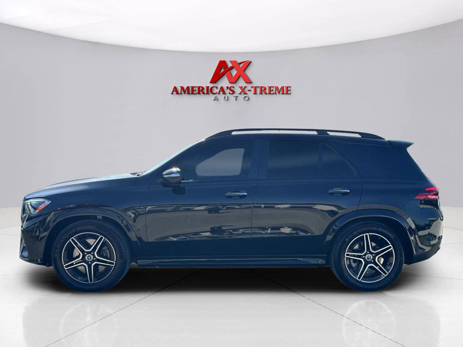 Used 2025 Mercedes-Benz GLE 350 4MATIC image 2