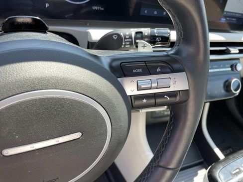 Used 2025 Hyundai Tucson Limited FWD image 24