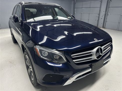 Used 2018 Mercedes-Benz GLC 300 4MATIC image 9