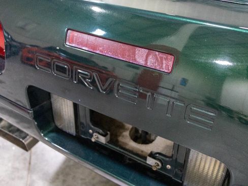 Used 1994 Chevrolet Corvette Coupe RWD image 23