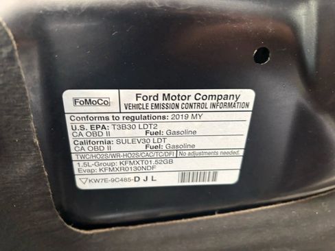 Used 2019 Ford Escape SE image 18