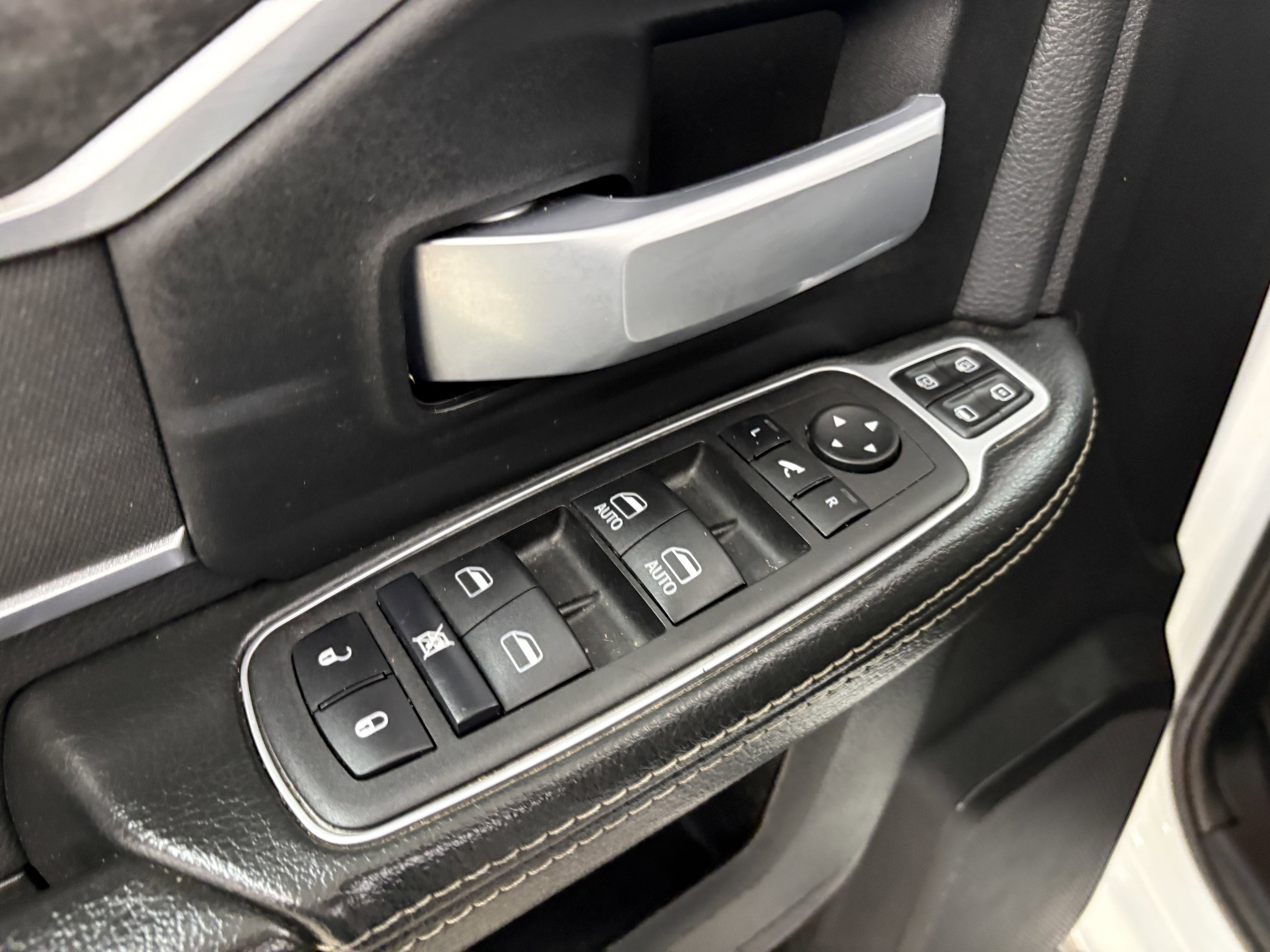 Used 2024 RAM 2500 Big Horn AWD/4WD image 24