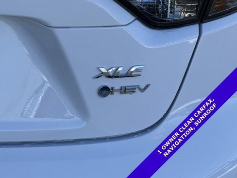 Used 2025 Toyota Corolla XLE image 9