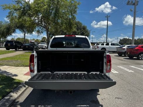 Used 2020 Nissan Frontier SV w/ Midnight Edition Floor Mats RWD image 17