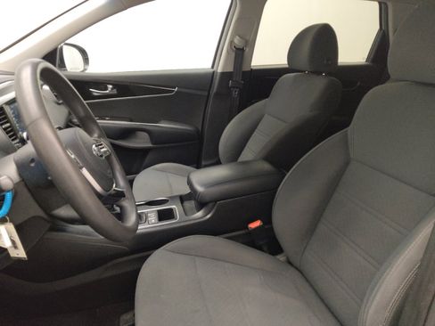 Used 2019 Kia Sorento LX image 17