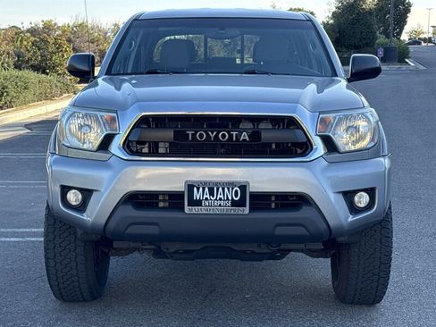 Used 2014 Toyota Tacoma PreRunner w/ TRD Off-Road Package image 2