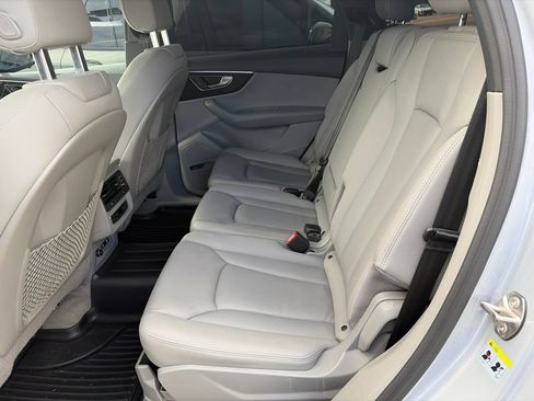 Used 2020 Audi Q7 3.0T Premium Plus w/ Premium Plus Package AWD/4WD image 8