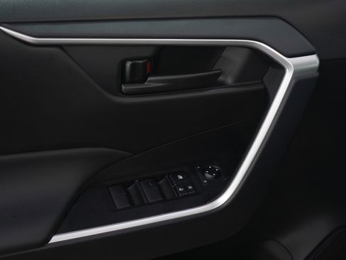 Used 2025 Toyota RAV4 LE image 21