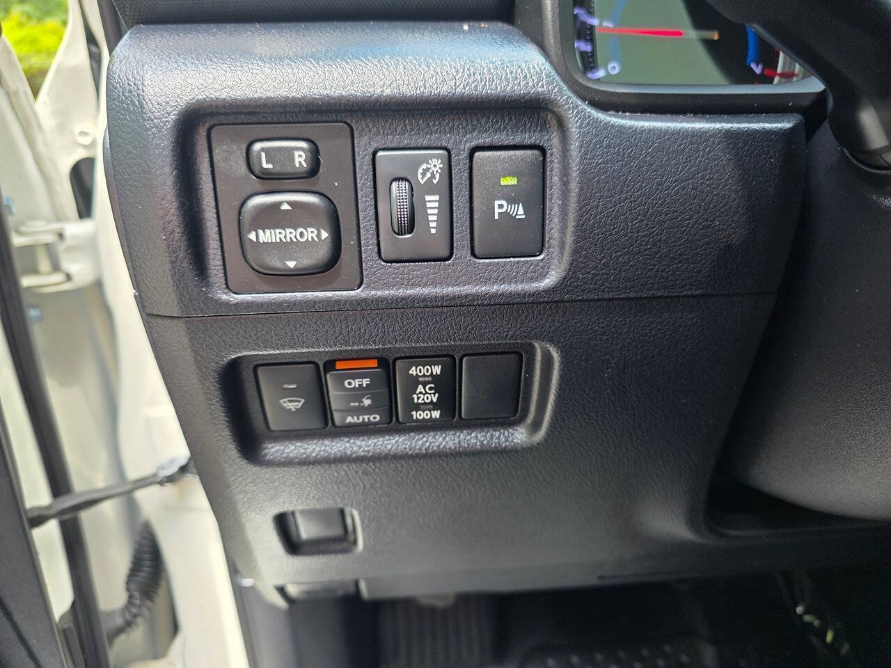 Used 2018 Toyota 4Runner Limited AWD/4WD image 17