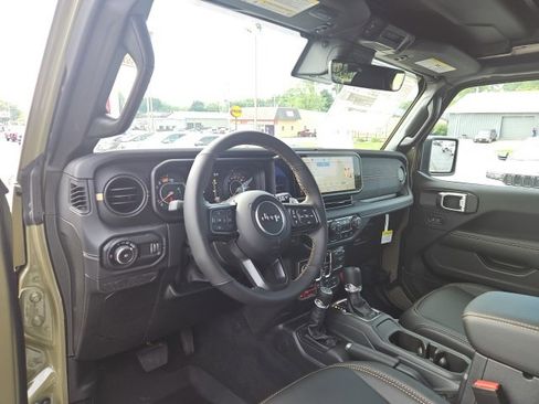 New 2025 Jeep Wrangler Unlimited Rubicon 392 image 34