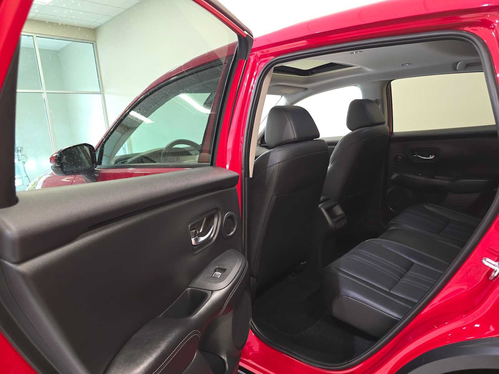 Used 2025 Honda HR-V EX-L image 26