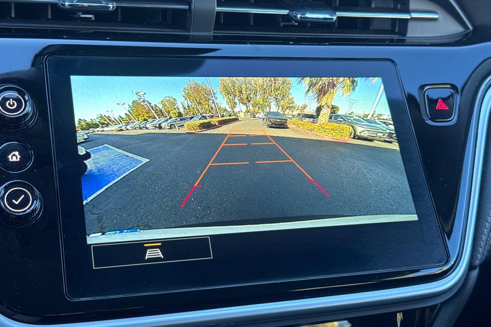 Used 2023 Chevrolet Bolt EUV LT FWD image 26