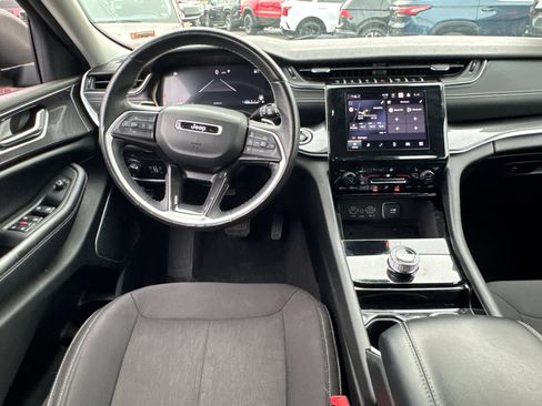 Used 2022 Jeep Grand Cherokee L Laredo w/ Luxury Tech Group I image 9