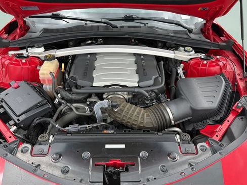 Used 2018 Chevrolet Camaro SS RWD image 39