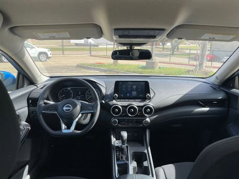 Used 2025 Nissan Sentra SV image 36