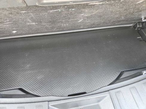 Used 2018 Nissan Rogue SV image 28