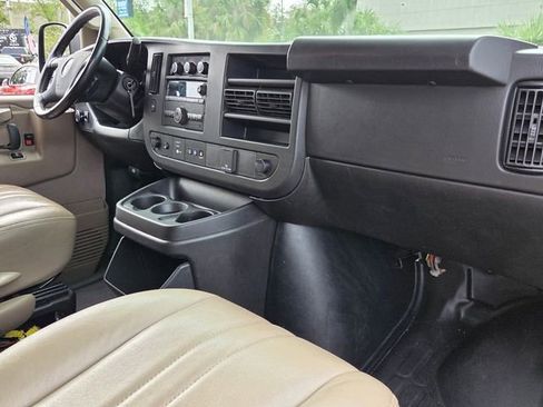 Used 2023 GMC Savana 2500 w/ Driver Convenience Package RWD image 18