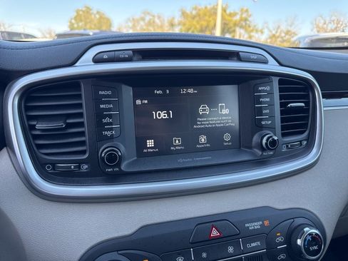 Used 2018 Kia Sorento LX image 15
