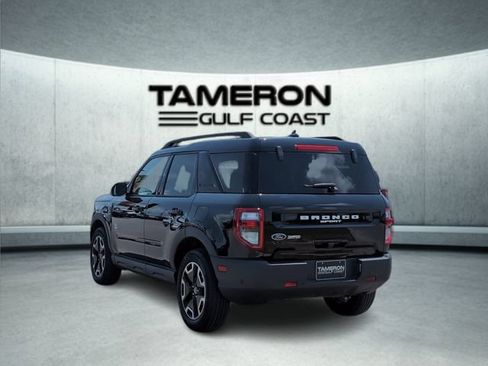 Used 2023 Ford Bronco Sport Outer Banks w/ Tech Package AWD/4WD image 3