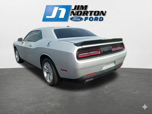Used 2023 Dodge Challenger SXT image 7
