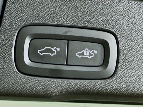 Used 2023 Volvo XC60 B5 Plus w/ Protection Package AWD/4WD image 42