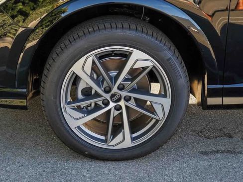 New 2025 Audi Q3 2.0T Premium image 8