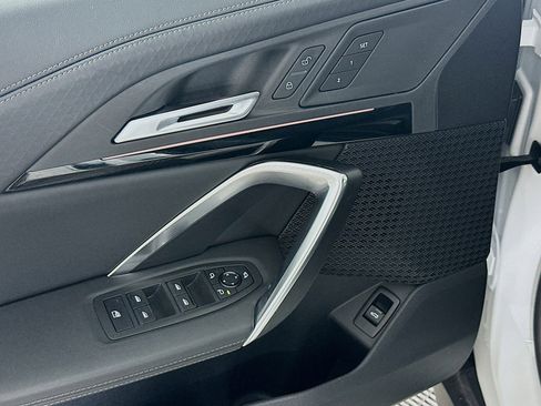 Used 2025 BMW X2 xDrive28i image 15