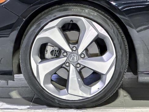 Used 2020 Honda Accord Touring image 11
