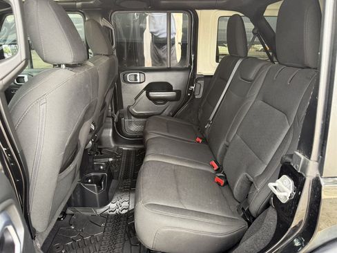 Used 2019 Jeep Wrangler Unlimited Sport S AWD/4WD image 15