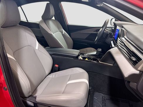 Used 2025 Toyota Camry SE w/ Convenience Package FWD image 24