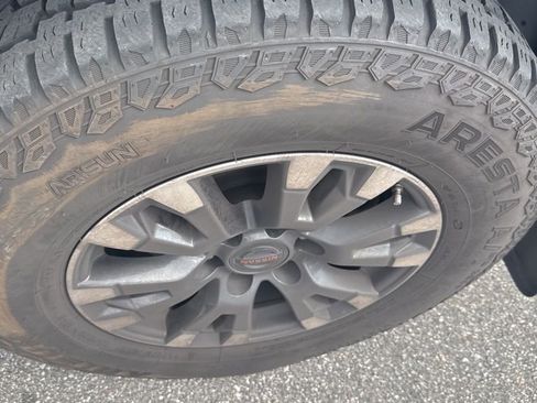 Used 2021 Nissan Titan PRO-4X w/ Pro-4x Convenience Package image 15