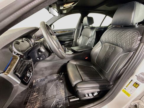 Used 2019 BMW 540i w/ M Sport Package RWD image 22