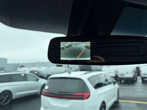 Used 2025 Mercedes-Benz Sprinter 2500 image 28