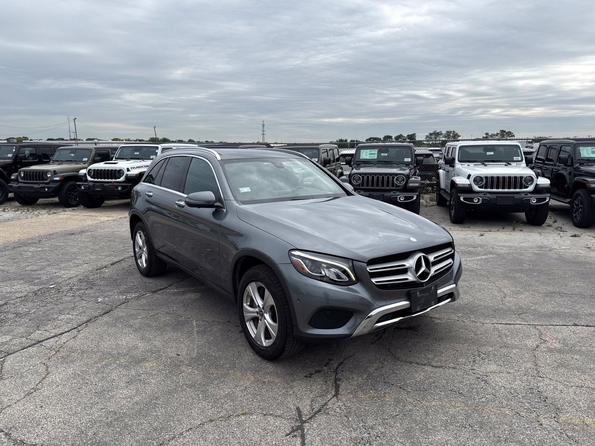 Used 2017 Mercedes-Benz GLC 300 4MATIC image 3