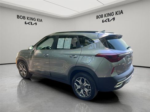 Used 2023 Kia Seltos EX AWD/4WD image 3