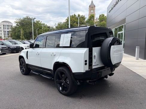 Used 2025 Land Rover Defender 110 X-Dynamic SE AWD/4WD image 5