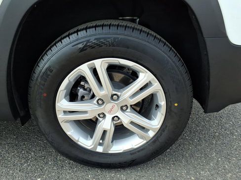 Used 2022 GMC Terrain SLE w/ Driver Convenience Package image 17