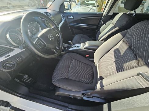 Used 2015 Dodge Journey SXT w/ Flexible Seating Group image 10