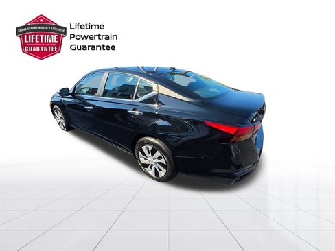 Used 2025 Nissan Altima 2.5 S FWD image 3