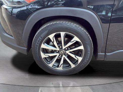 Used 2022 Toyota Corolla Cross XLE w/ Convenience Package image 42