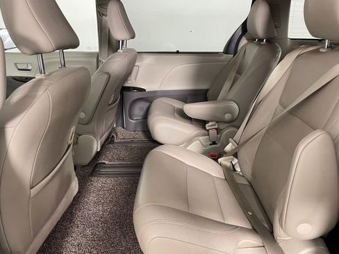 Used 2020 Toyota Sienna XLE w/ XLE Navigation Package image 16