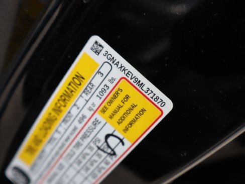 Used 2021 Chevrolet Equinox LT image 42