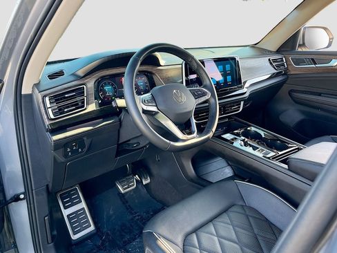 Used 2025 Volkswagen Atlas SEL Premium R-Line AWD/4WD image 9