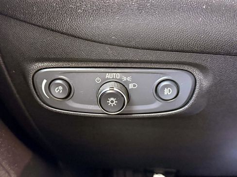 Used 2019 Chevrolet Equinox Premier AWD/4WD image 16