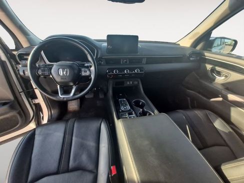 Used 2025 Honda Pilot EX-L image 10