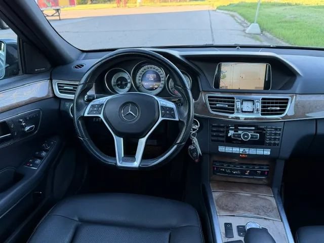 Used 2014 Mercedes-Benz E 350 4MATIC Sedan image 26